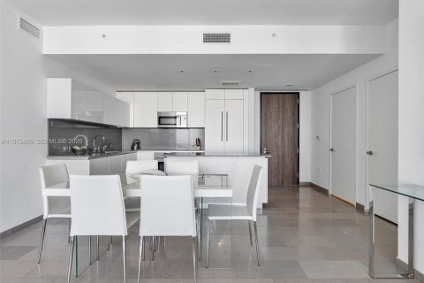 Condo in Miami, Florida, 2 bedrooms № 2088190 - photo 7