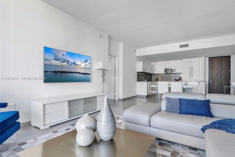 Condo in Miami, Florida, 2 bedrooms № 2088190 - photo 6