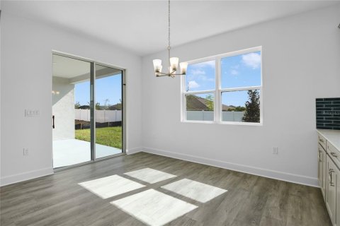 House in Clermont, Florida 4 bedrooms, 235.6 sq.m. № 2112839 - photo 8