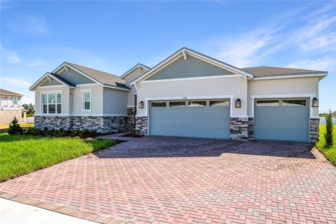 House in Clermont, Florida 4 bedrooms, 235.6 sq.m. № 2112839 - photo 2