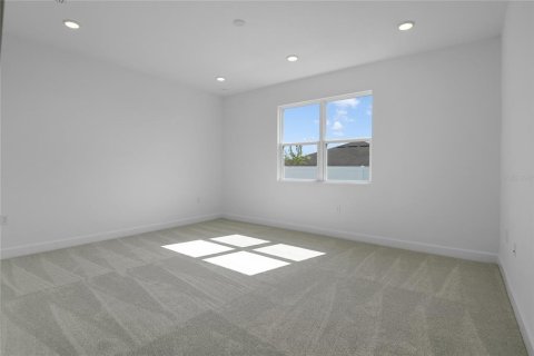 House in Clermont, Florida 4 bedrooms, 235.6 sq.m. № 2112839 - photo 12