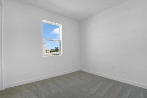 House in Clermont, Florida 4 bedrooms, 235.6 sq.m. № 2112839 - photo 18