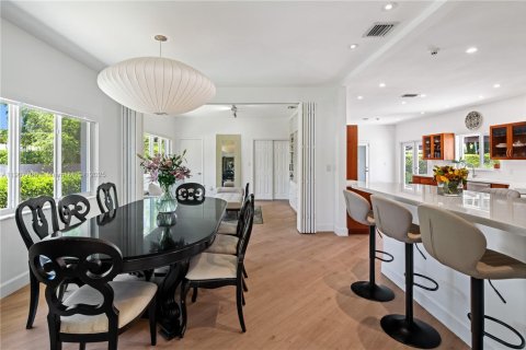 Villa ou maison à louer à Miami, Floride: 4 chambres, 256.69 m2 № 1964554 - photo 9