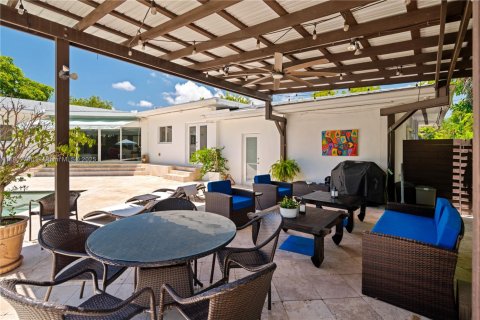 Villa ou maison à louer à Miami, Floride: 4 chambres, 256.69 m2 № 1964554 - photo 28