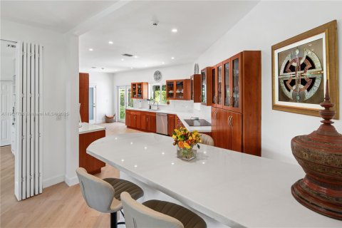 Villa ou maison à louer à Miami, Floride: 4 chambres, 256.69 m2 № 1964554 - photo 10