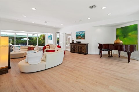 Villa ou maison à louer à Miami, Floride: 4 chambres, 256.69 m2 № 1964554 - photo 5