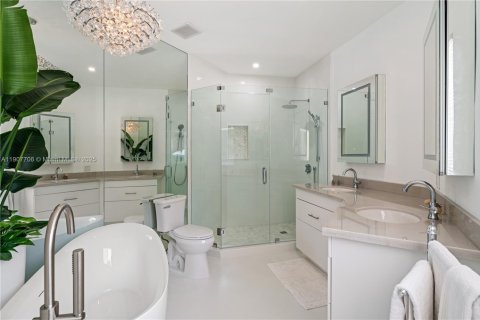 Villa ou maison à louer à Miami, Floride: 4 chambres, 256.69 m2 № 1964554 - photo 16