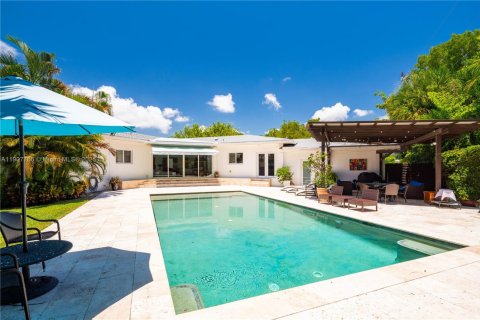 Villa ou maison à louer à Miami, Floride: 4 chambres, 256.69 m2 № 1964554 - photo 1