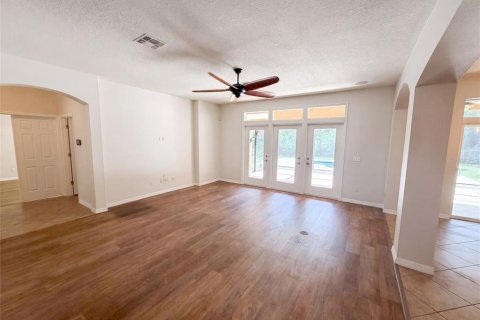 House in Oviedo, Florida 5 bedrooms, 390.56 sq.m. № 2207853 - photo 3