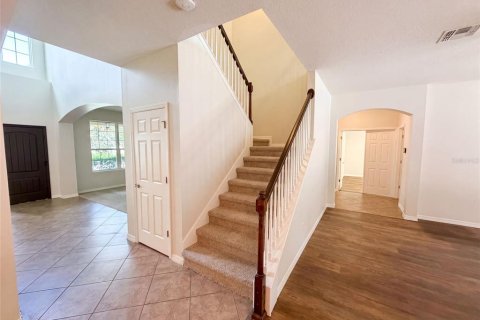 House in Oviedo, Florida 5 bedrooms, 390.56 sq.m. № 2207853 - photo 6