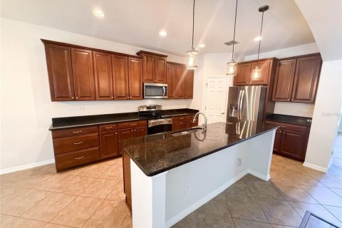 House in Oviedo, Florida 5 bedrooms, 390.56 sq.m. № 2207853 - photo 13