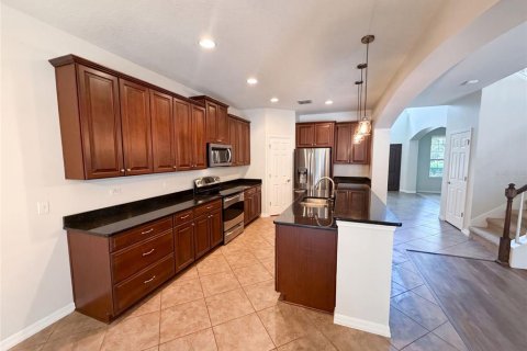 House in Oviedo, Florida 5 bedrooms, 390.56 sq.m. № 2207853 - photo 2