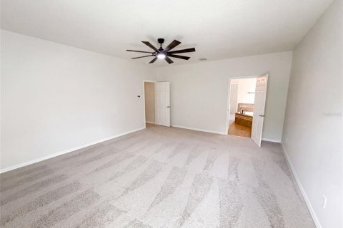 House in Oviedo, Florida 5 bedrooms, 390.56 sq.m. № 2207853 - photo 4