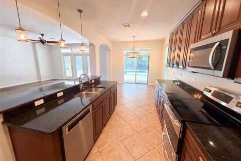 House in Oviedo, Florida 5 bedrooms, 390.56 sq.m. № 2207853 - photo 15