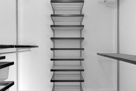 Townhouse in Miramar, Florida 2 bedrooms, 121.98 sq.m. № 2043073 - photo 17