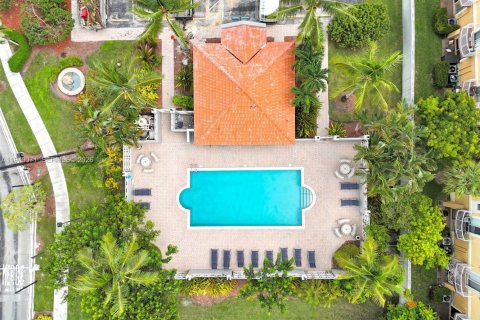 Townhouse in Miramar, Florida 2 bedrooms, 121.98 sq.m. № 2043073 - photo 30