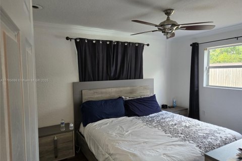 House in Sunrise, Florida 2 bedrooms, 99.13 sq.m. № 2013531 - photo 6