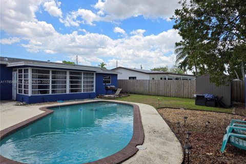 House in Sunrise, Florida 2 bedrooms, 99.13 sq.m. № 2013531 - photo 11