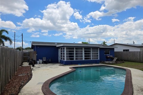 House in Sunrise, Florida 2 bedrooms, 99.13 sq.m. № 2013531 - photo 10