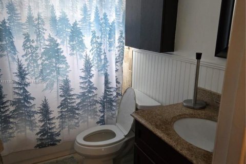 House in Sunrise, Florida 2 bedrooms, 99.13 sq.m. № 2013531 - photo 8