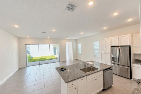Villa ou maison à louer à Winter Garden, Floride: 4 chambres, 241.55 m2 № 2432653 - photo 4