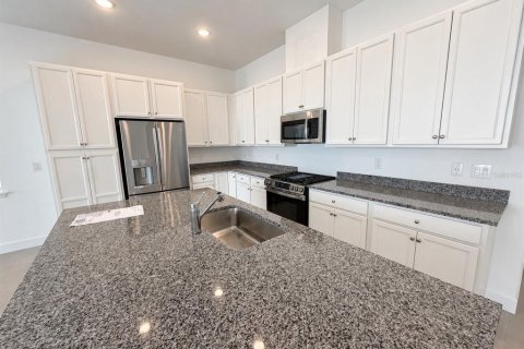 Villa ou maison à louer à Winter Garden, Floride: 4 chambres, 241.55 m2 № 2432653 - photo 5