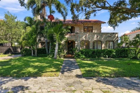 Casa en Saint Petersburg, Florida 3 dormitorios, 333.61 m2 № 2377580