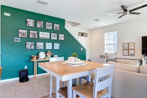 Townhouse in New Smyrna Beach, Florida 3 bedrooms, 149.94 sq.m. № 2148296 - photo 9