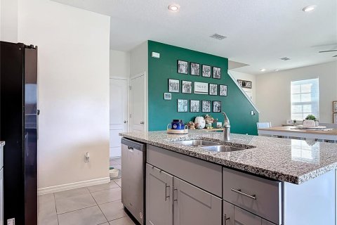 Townhouse in New Smyrna Beach, Florida 3 bedrooms, 149.94 sq.m. № 2148296 - photo 14