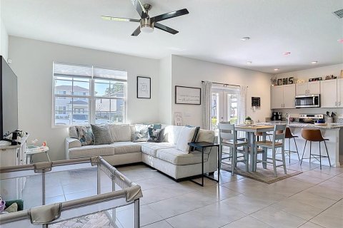 Townhouse in New Smyrna Beach, Florida 3 bedrooms, 149.94 sq.m. № 2148296 - photo 3