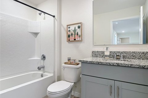 Townhouse in New Smyrna Beach, Florida 3 bedrooms, 149.94 sq.m. № 2148296 - photo 23