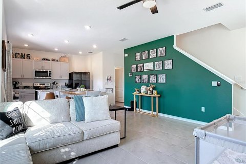Townhouse in New Smyrna Beach, Florida 3 bedrooms, 149.94 sq.m. № 2148296 - photo 4