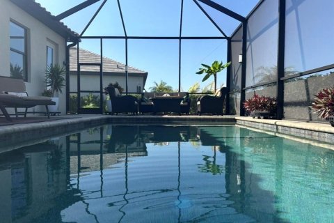 House in LORRAINE LAKES in Bradenton, Florida 4 bedrooms, 305.18 sq.m. № 2391007 - photo 11