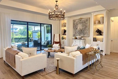 House in LORRAINE LAKES in Bradenton, Florida 4 bedrooms, 305.18 sq.m. № 2391007 - photo 2