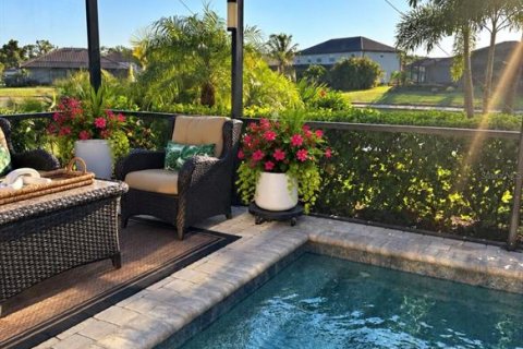 House in LORRAINE LAKES in Bradenton, Florida 4 bedrooms, 305.18 sq.m. № 2391007 - photo 3