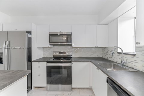 Condo in Aventura, Florida, 3 bedrooms  № 1940732 - photo 2