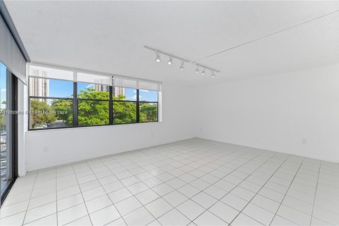 Condo in Aventura, Florida, 3 bedrooms  № 1940732 - photo 3