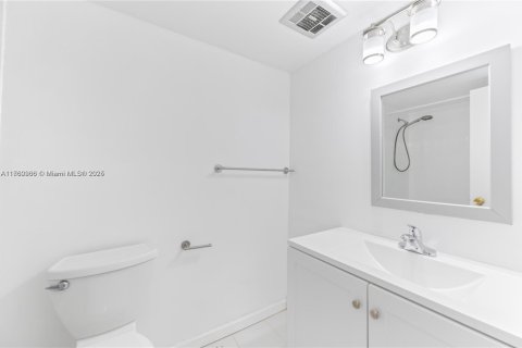 Condo in Aventura, Florida, 3 bedrooms  № 1940732 - photo 5