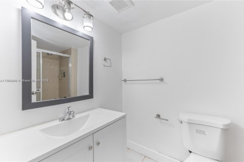 Condo in Aventura, Florida, 3 bedrooms  № 1940732 - photo 6