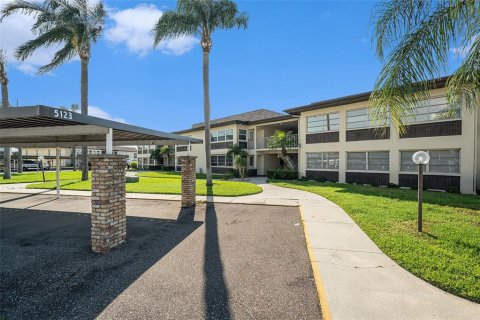 Copropriété à vendre à New Port Richey, Floride: 2 chambres, 101.08 m2 № 1872781 - photo 2