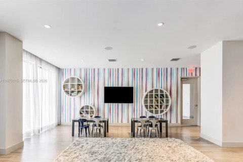 Снять в аренду квартиру в Дорал, Флорида 3 спальни, 117.99м2, № 2036291 - фото 25