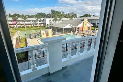 Condo in New Port Richey, Florida, 1 bedroom № 2098287 - photo 20