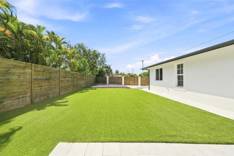 Casa en venta en Miami, Florida, 4 dormitorios, 229.56 m2 № 2382712 - foto 21