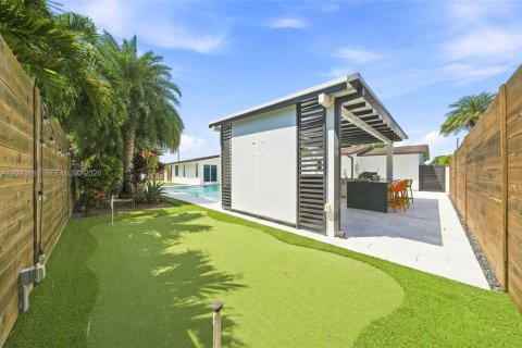 Casa en venta en Miami, Florida, 4 dormitorios, 229.56 m2 № 2382712 - foto 22