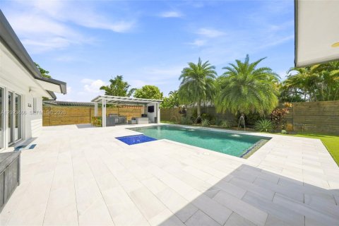 Casa en venta en Miami, Florida, 4 dormitorios, 229.56 m2 № 2382712 - foto 13