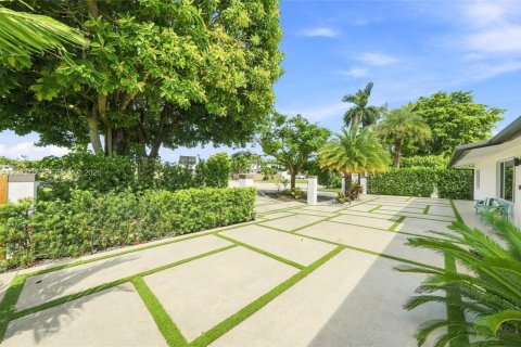 Casa en venta en Miami, Florida, 4 dormitorios, 229.56 m2 № 2382712 - foto 6