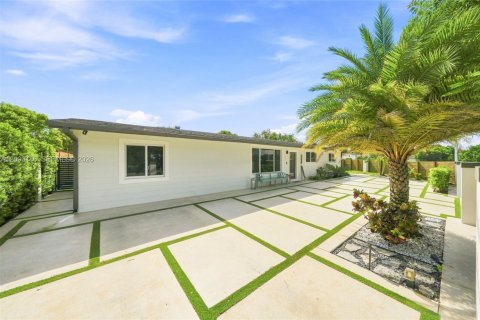 Casa en venta en Miami, Florida, 4 dormitorios, 229.56 m2 № 2382712 - foto 5