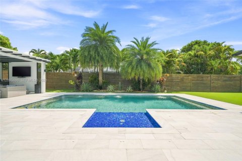 Casa en venta en Miami, Florida, 4 dormitorios, 229.56 m2 № 2382712 - foto 9