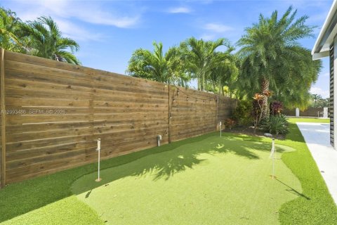 Casa en venta en Miami, Florida, 4 dormitorios, 229.56 m2 № 2382712 - foto 23