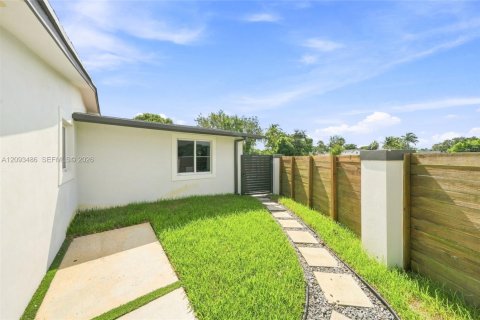 Casa en venta en Miami, Florida, 4 dormitorios, 229.56 m2 № 2382712 - foto 7